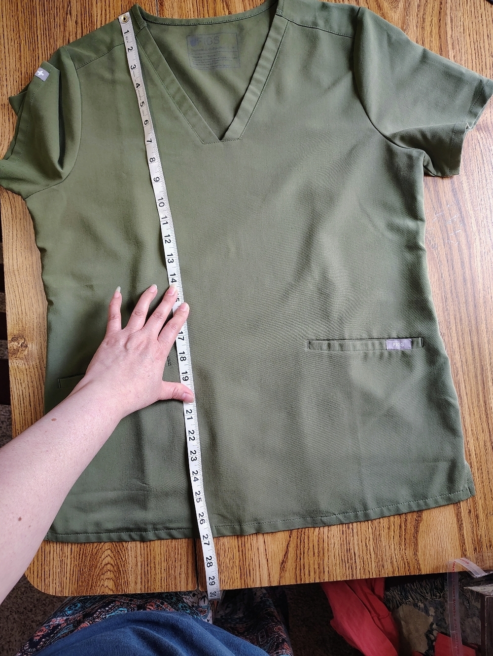 Figs Casma Medical Scrub Top Three Pockets Professional, Fir Green Size M. - Picture 11 of 16